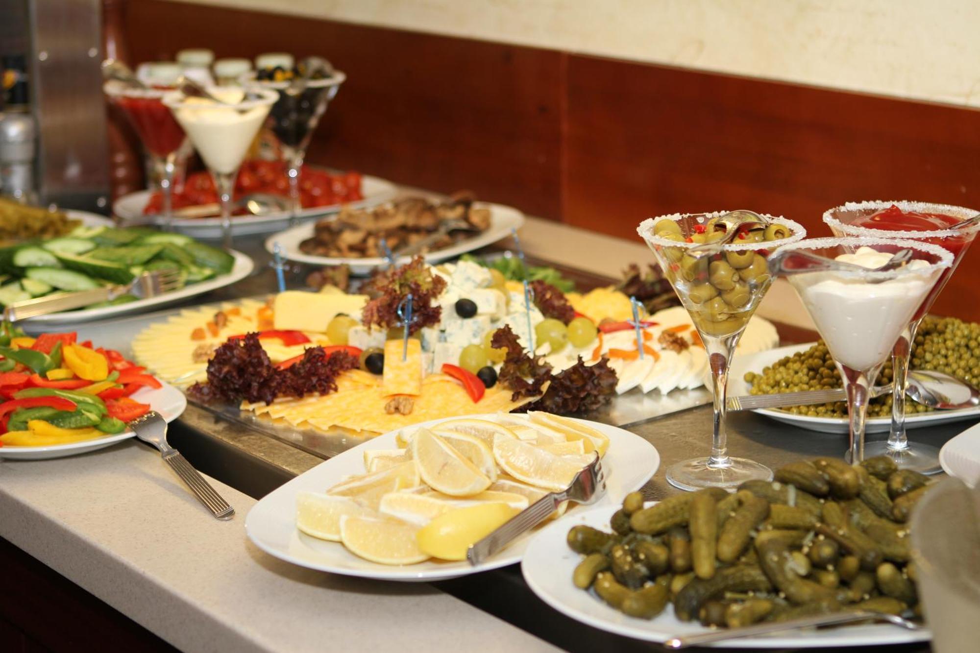 Atyrau Dastan Hotel Eksteriør bilde