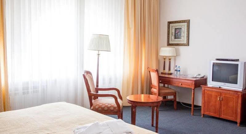 Atyrau Dastan Hotel Eksteriør bilde